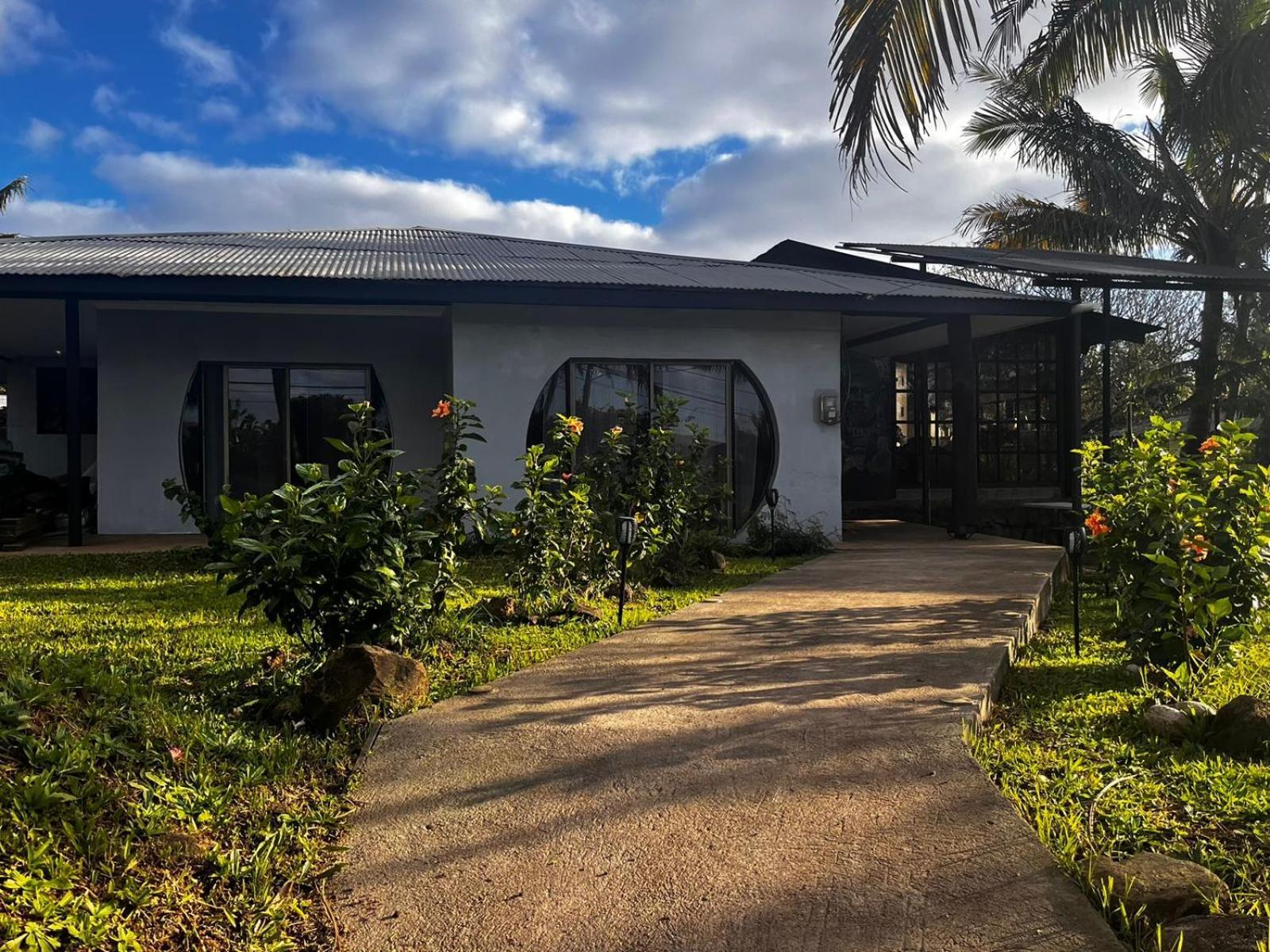 Hotel Hanau'Eepe Hanga Roa Esterno foto